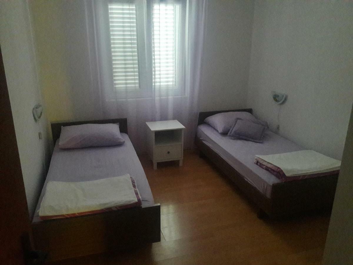 Apartment Damira Vodice Bagian luar foto